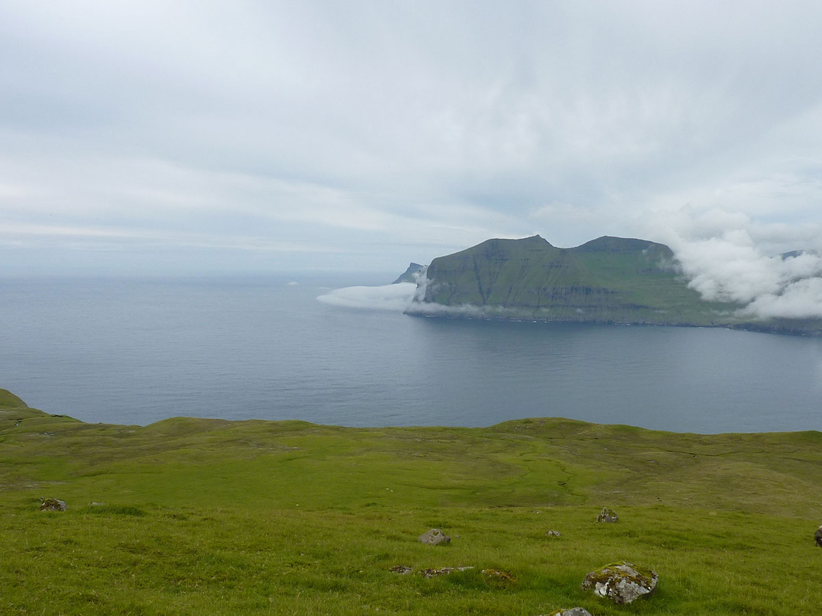 Faroetrekking.com : Fyri vestan: Mjørkadalur – Skeiðskarð – Norðadalur – The west side of streymoy