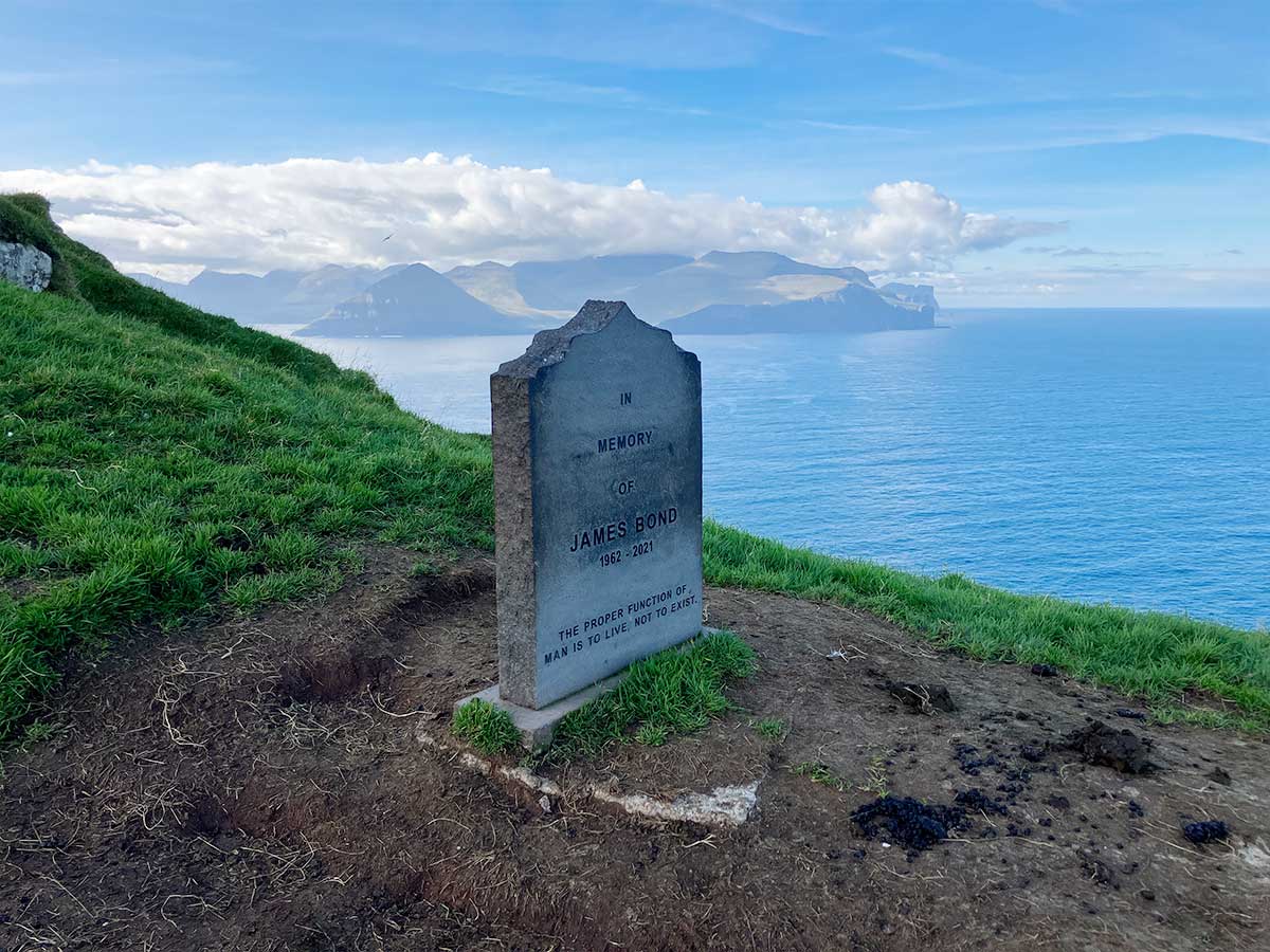 Faroetrekking.com : Kallurin on Kallsoy